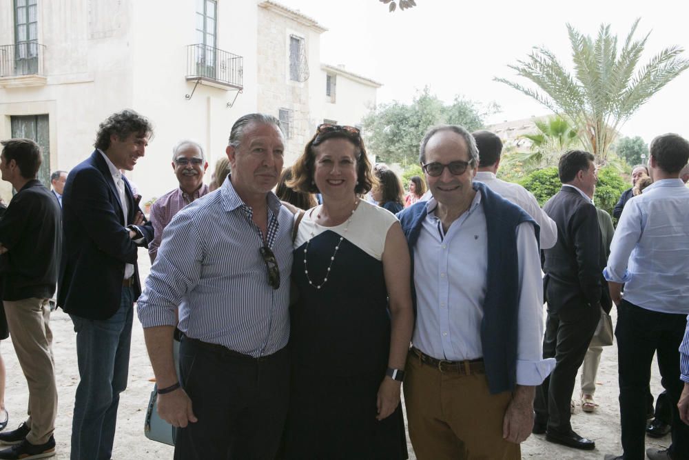 Eliseo Pascual inaugura la exposición de fotografía «Las luces de Torre Juana».