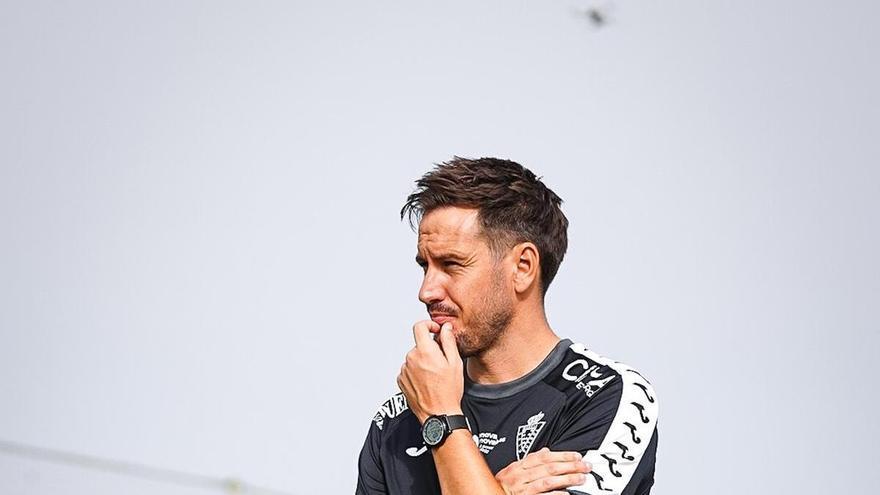 "En el Real Murcia no quiero un equipo A y un equipo B; para mí eso no existe"