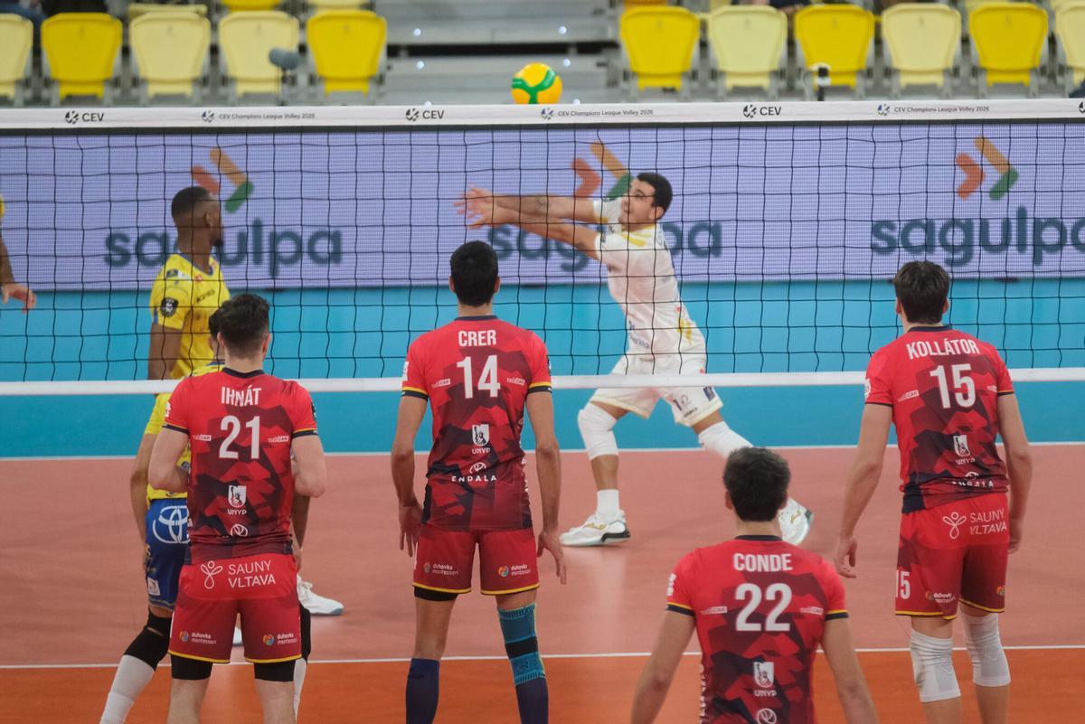 Partido Guaguas-Praga de Champions League