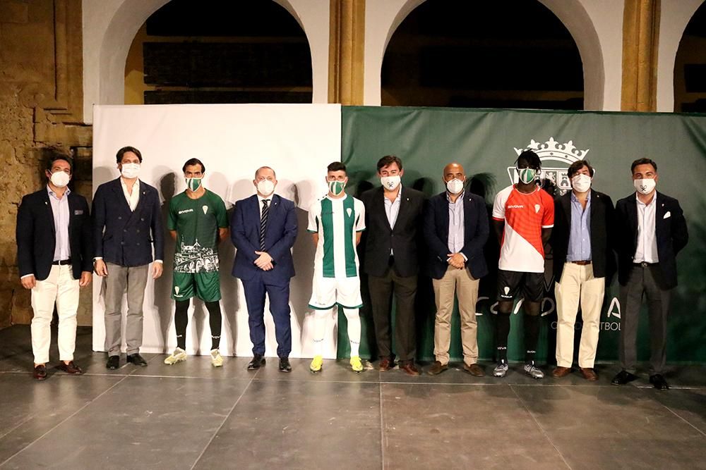 Presentación de las equipaciones del Córdoba CF de la temporada 20-21