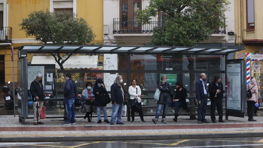 Los ciudadanos sobre el conflicto del bus en Zaragoza: reivindicar sí, pero no así