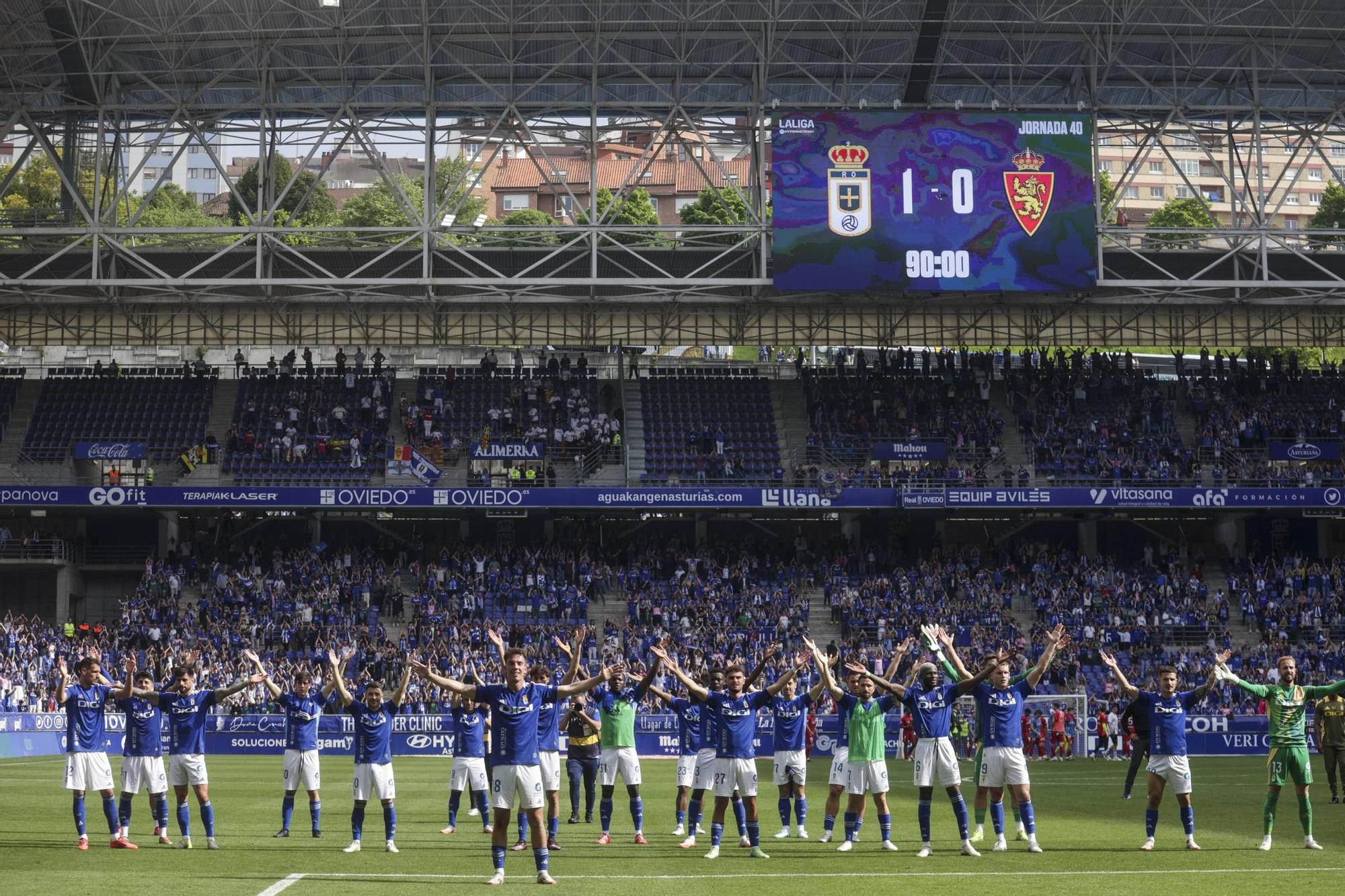 EN IMÁGENES: Ambientazo en la valiosa victoria del Oviedo contra el Zaragoza