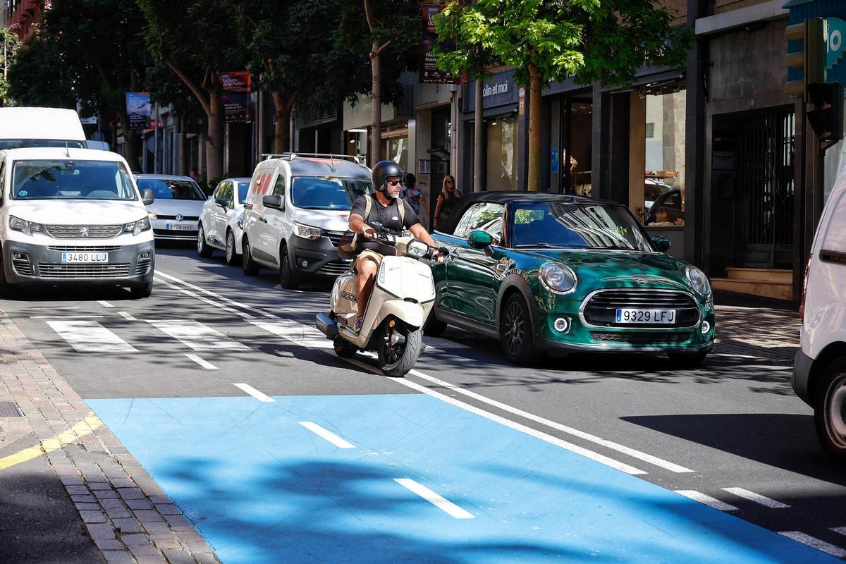 Tráfico en el centro de Santa Cruz.
