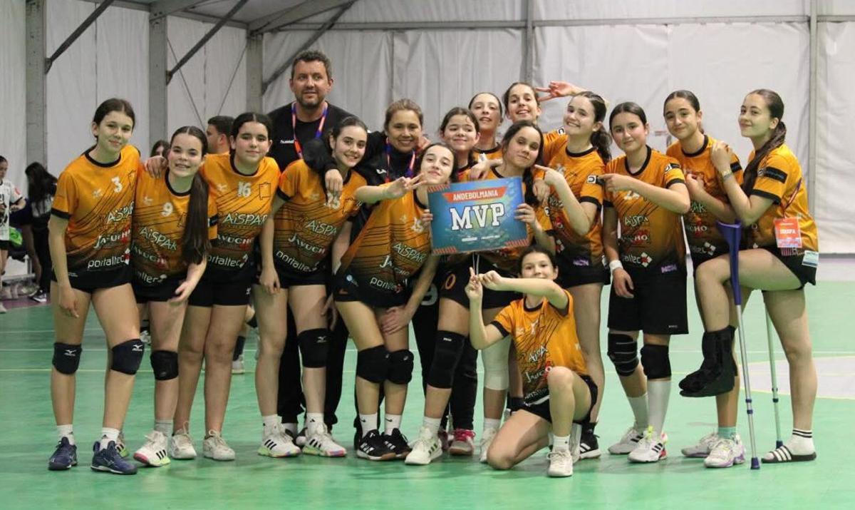 Delegación do C.B. Caselas participante no XXII Torneio Internacional. | // D.P.