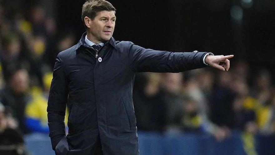 &lt;p&gt;Gerrard da instrucciones a sus jugadores durante su etapa en el Rangers &lt;/p&gt;