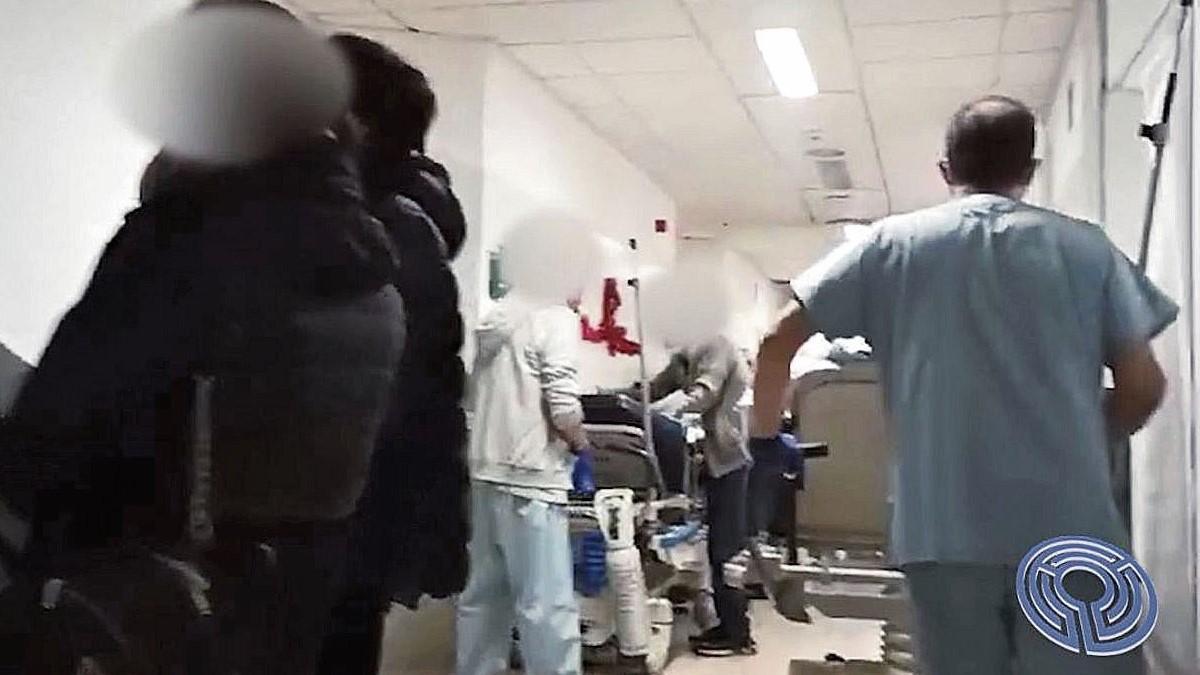 Pacientes en los pasillos de Urgencias del Hospital Clínico
