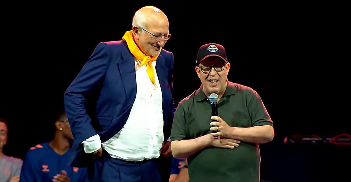 Juan Roig y Enrique Salas, en el Roig Arena, durante la noche del jueves.
