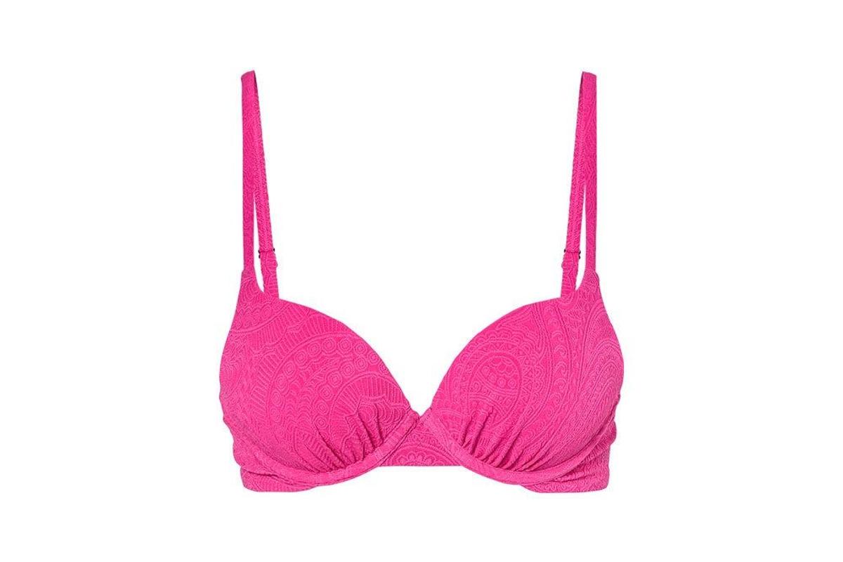 Top de bikini en tono fucsia de C&amp;A. (Precio: 14, 90)