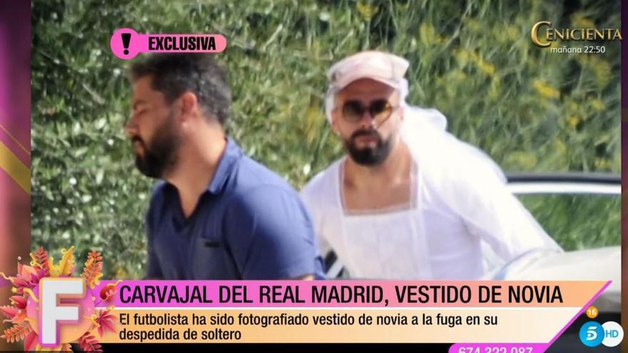 El futbolista Dani Carvajal, pillado vestido de novia en Ibiza