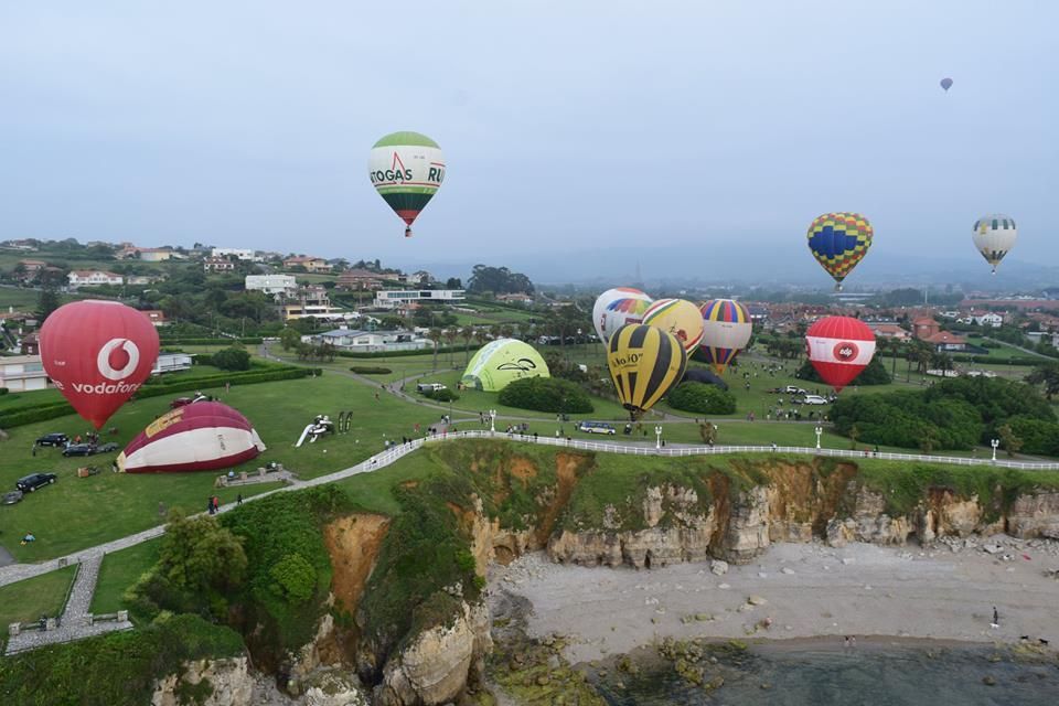 Regata de globos en Gijón