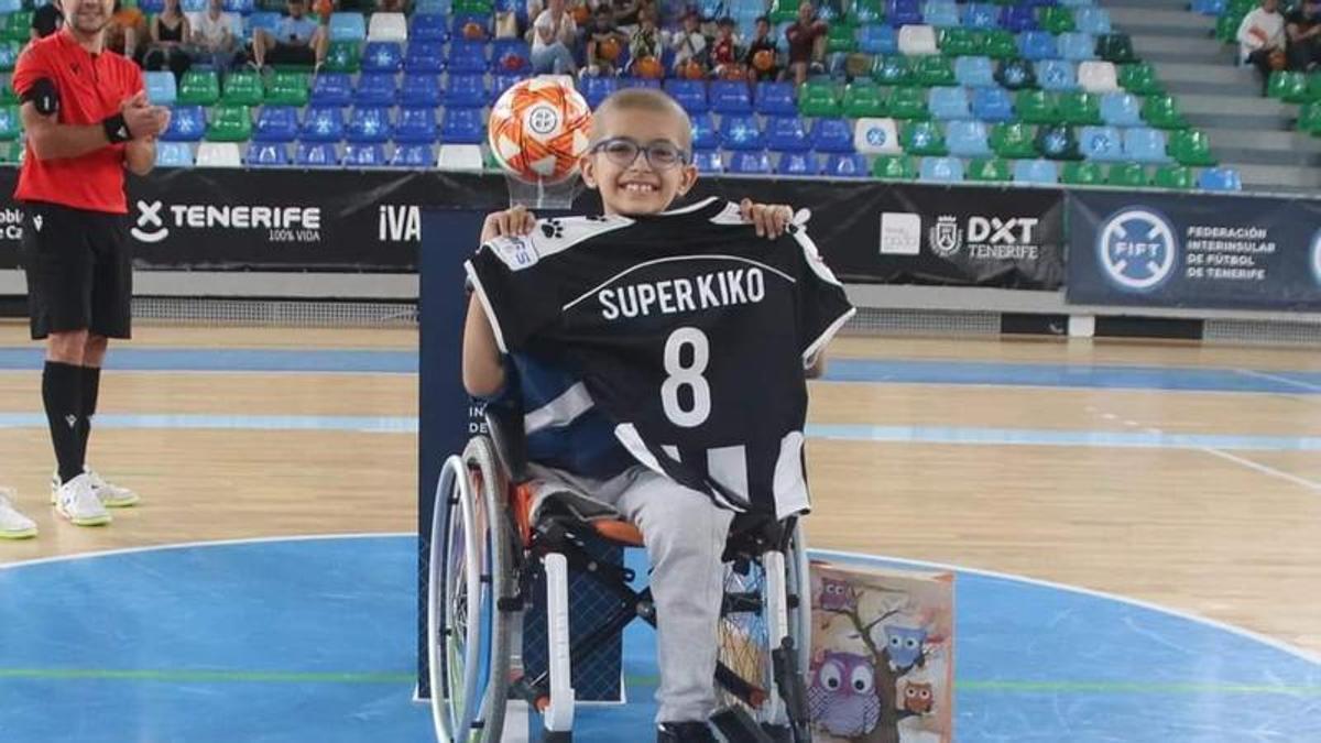Superkiko, el joven aficionado del Tenerife que ha fallecido tras una larga enfermedad