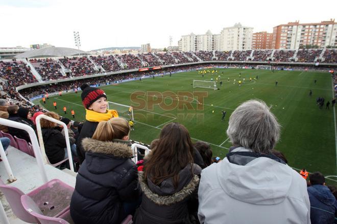 Puertas abiertas en el entrenamiento del Barça en el Miniestadi