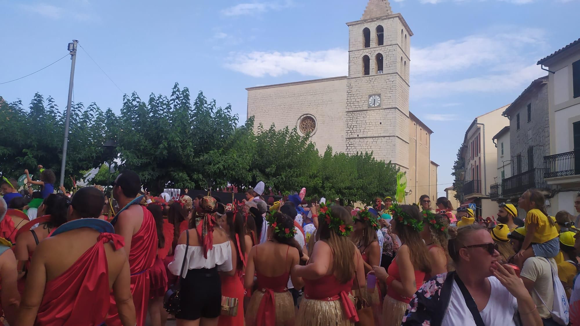 FOTOS | Búscate en el 'Carnaval d'estiu' de Campanet