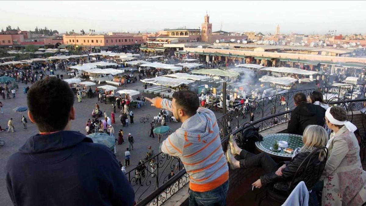 jgblanco22491180 mas periodico  plaza jemaa el fna  de marrakech foto  xavier170608130355