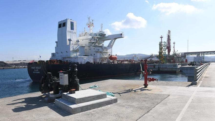 Repsol y Pérez Torres ya pueden ampliar sus instalaciones en el puerto exterior de A Coruña