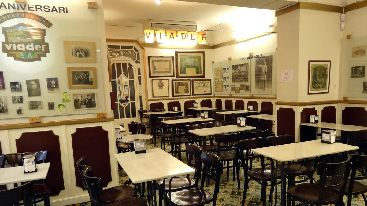 La sala de la Granja Viader es historia de la Barcelona gastronómica.