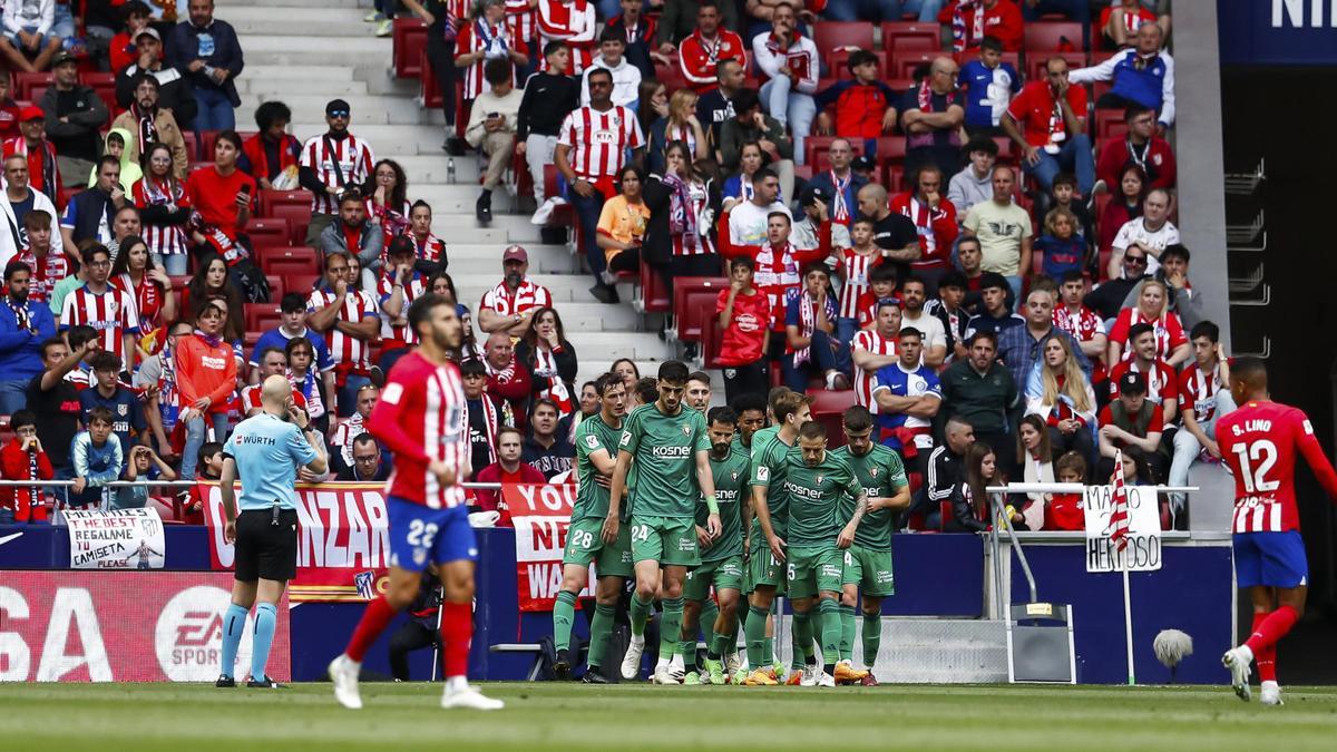 Los jugadores de Osasuna celebran uno de sus goles