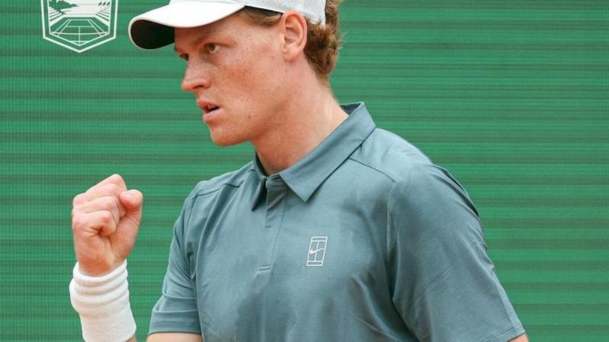 Así celebra Sinner su victoria en Montecarlo: el salto del campeón
