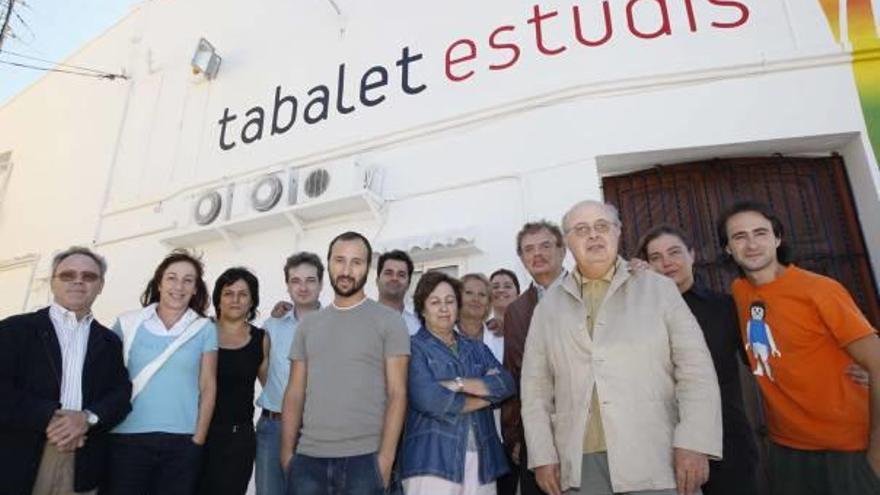 Parte del equipo de los estudios Tabalet en 2007, cuando celebraba su 30 aniversario.