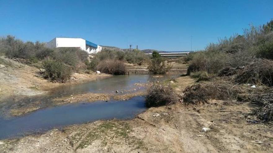 Vertidos en el cauce del río Vinalopó a su paso por Villena.