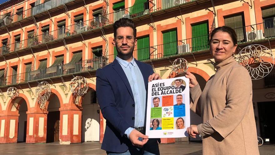 José Carlos Ruiz e Irene Ruiz, en la plaza de la Corredera, durante la presentación de la campaña.