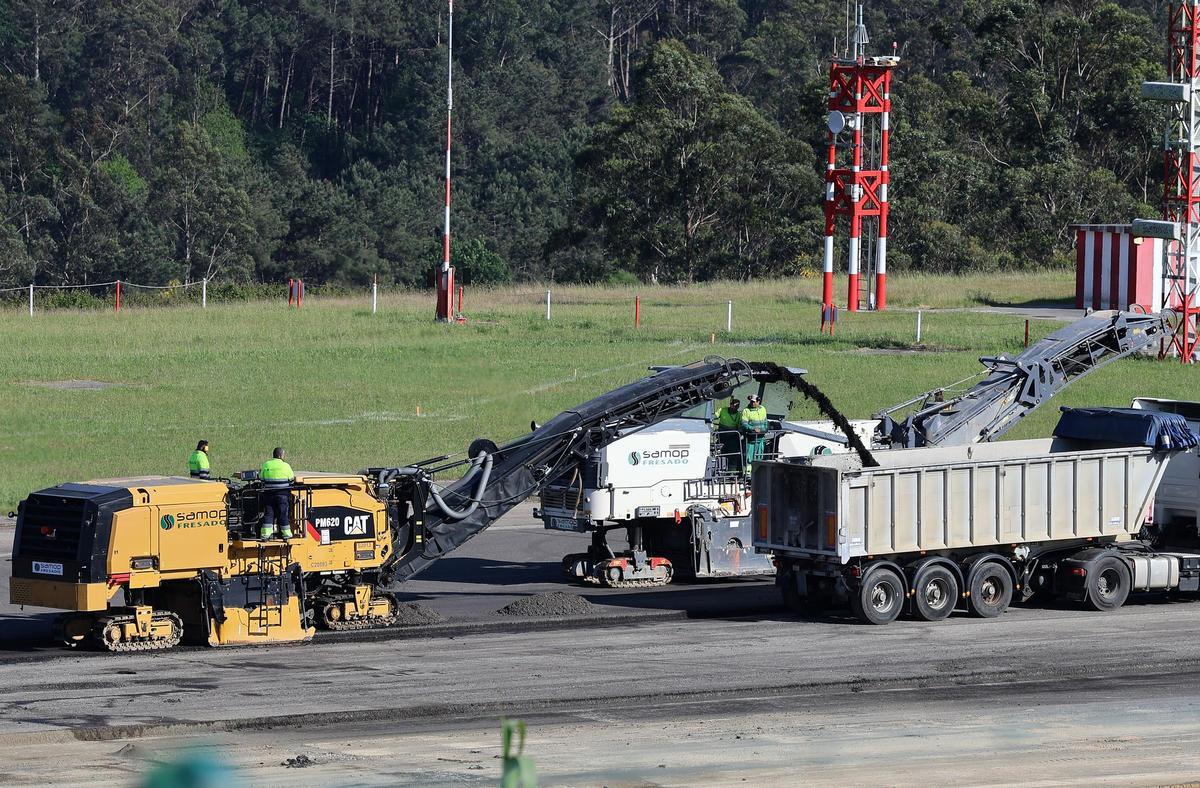 Comienzan las obras en la pista del aeropuerto de Vigo Comienzan las obras en la pista del aeropuerto de Vigo