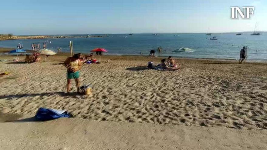 Hallan el cadáver de una mujer de 80 años flotando en el mar en la playa de La Almadraba