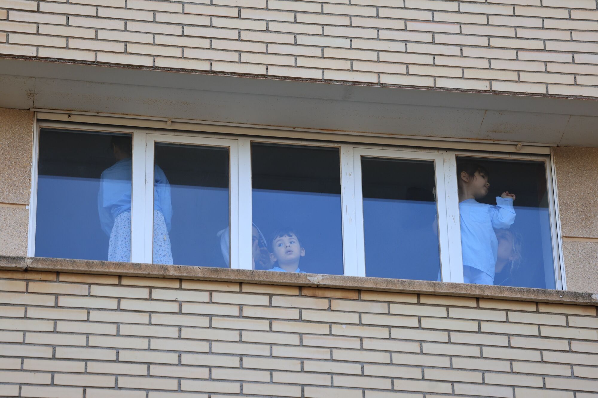 Mediterráneo y Todojuguete reparten ilusión entre los niños hospitalizados