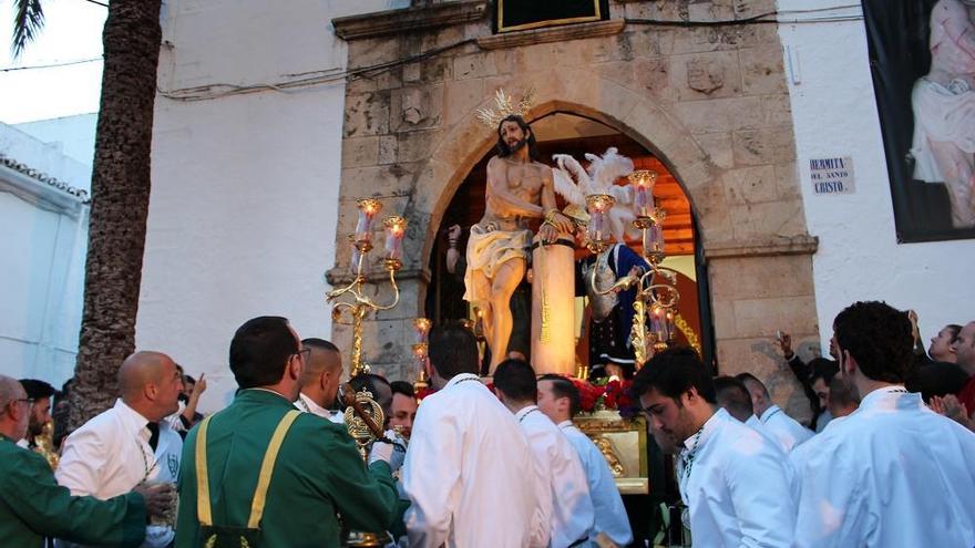 El Cristo atado a la Columna saliendo de su Ermita.