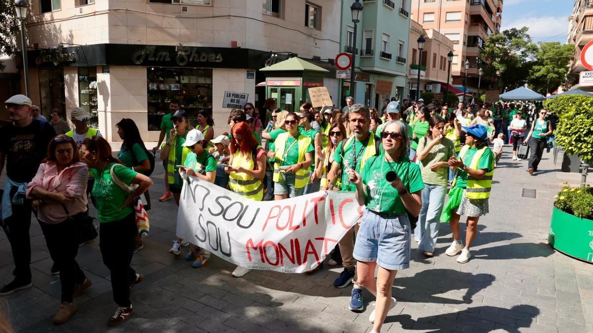 Huelga de educación: la marea verde llena las calles de San Vicente del Raspeig Huelga de educación: la marea verde llena las calles de San Vicente del Raspeig