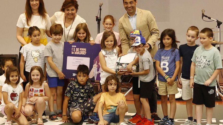 Alumnos de Tui recibiendo su premio. | Gustavo Santos