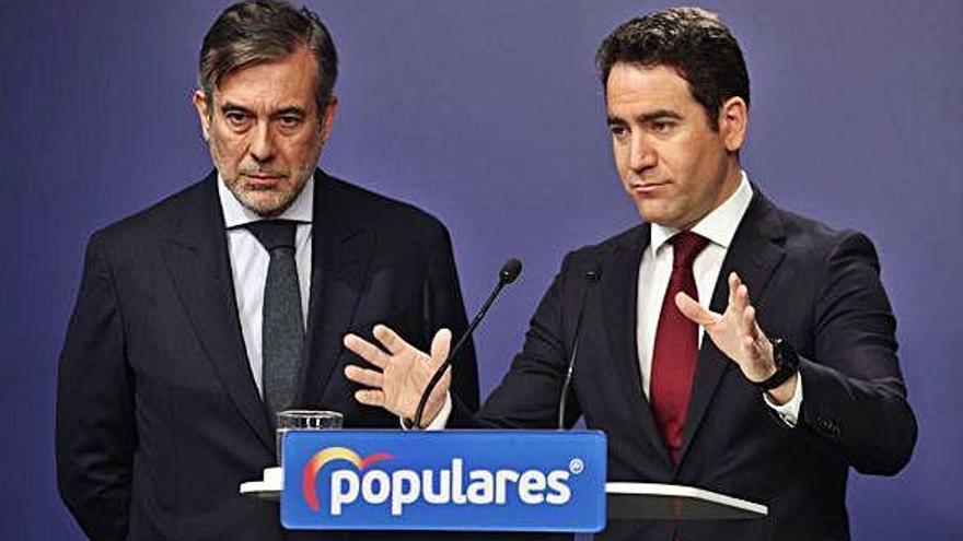 García Egea, a la foto amb Enrique López, va parlar d&#039;una «reforma Junqueras».