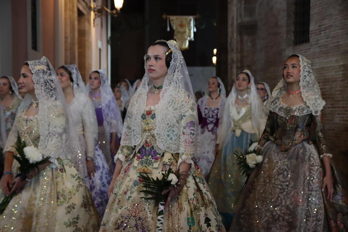 Todas las fotos de la ofrenda del 18 de marzo por la calle San Vicente hasta la 21:30 horas