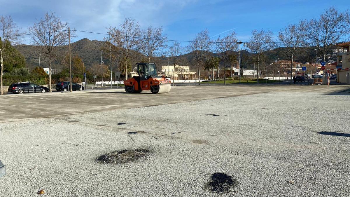 Les màquines ja han començat a treballar sobre els terrenys.