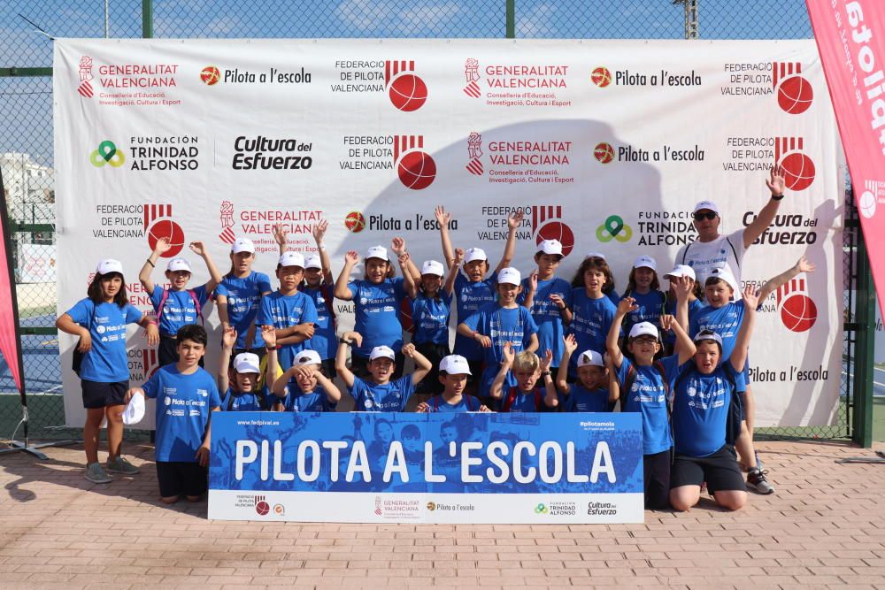 Pilota a l’Escola despedix  el curs al gran a Piles