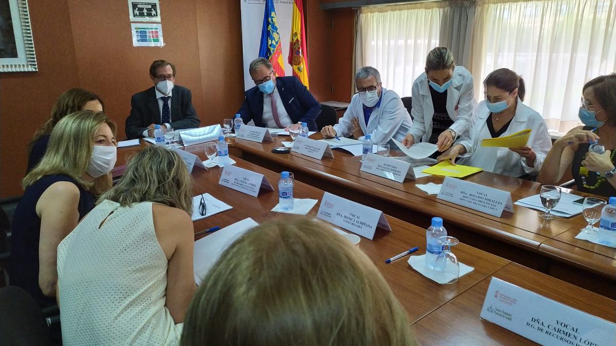 Un paso más en la asimilación: El Hospital Provincial adopta el modelo de  contratos del sistema valenciano de salud - El Periódico Mediterráneo