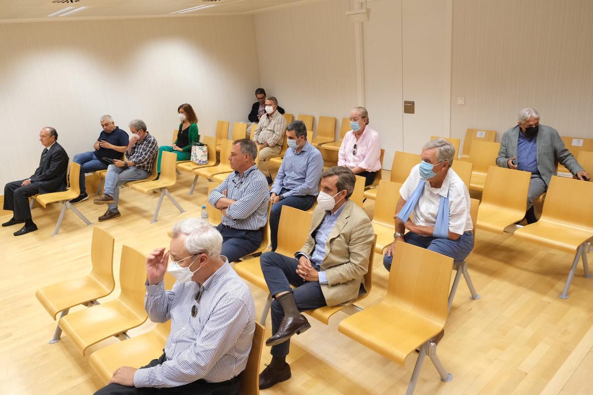 Los acusados este miércoles sentados en el banquillo antes del inicio de la sesión final del juicio este miércoles.