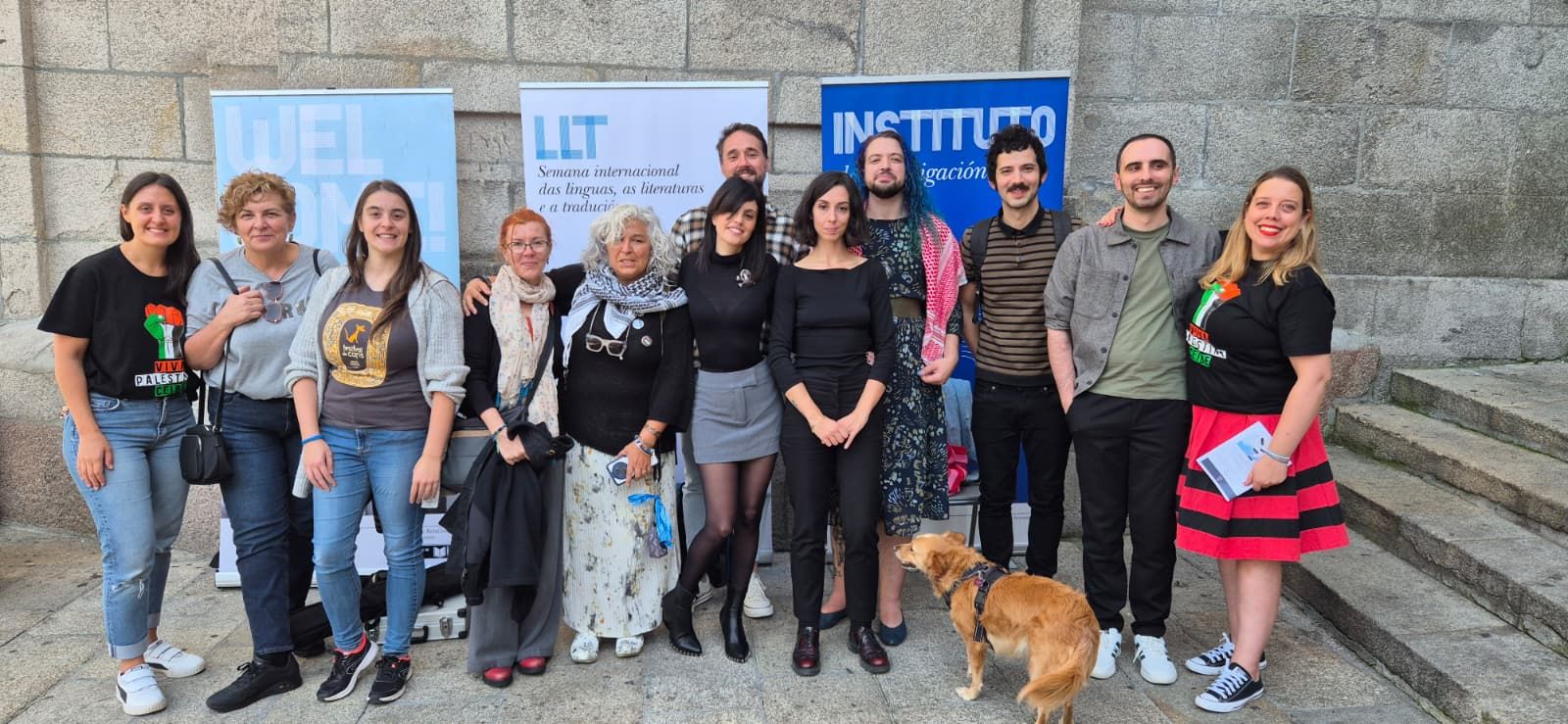 Foto de autores, organizadores y participantes.