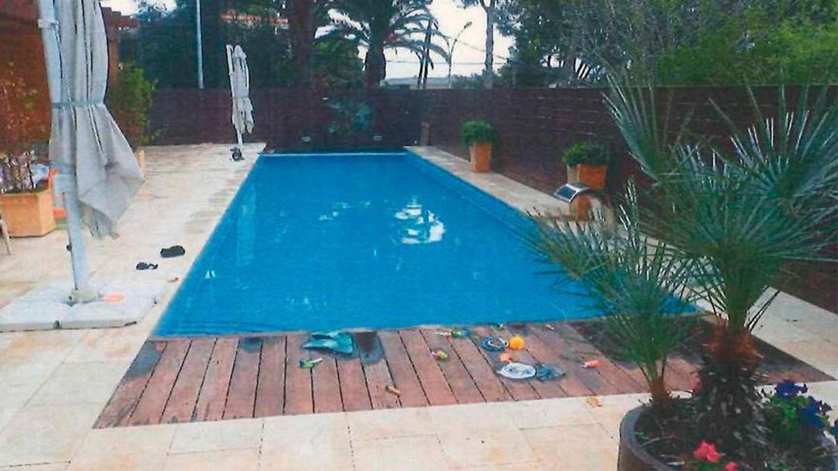 La piscina on va morir la Sofía Draper, a Platja d'Aro.