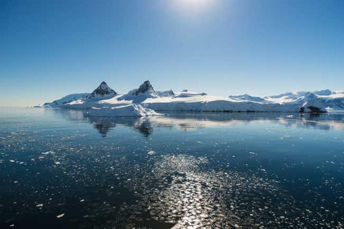 El espectacular paisaje antártico de Wilhemina Bay