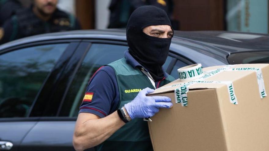 La Guardia Civil realiza un registro a un grupo CDR.