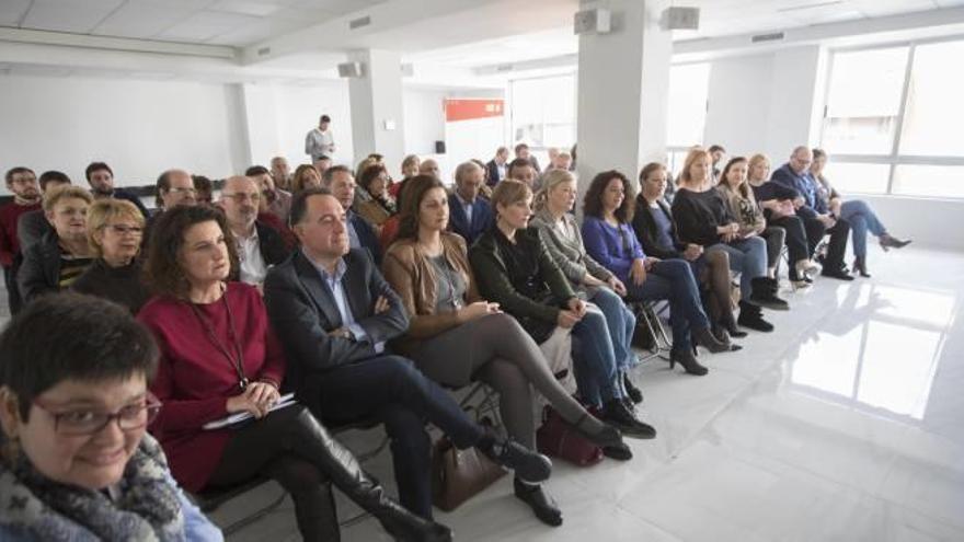 Candidatos socialistas en la reunión del Comité Electoral.