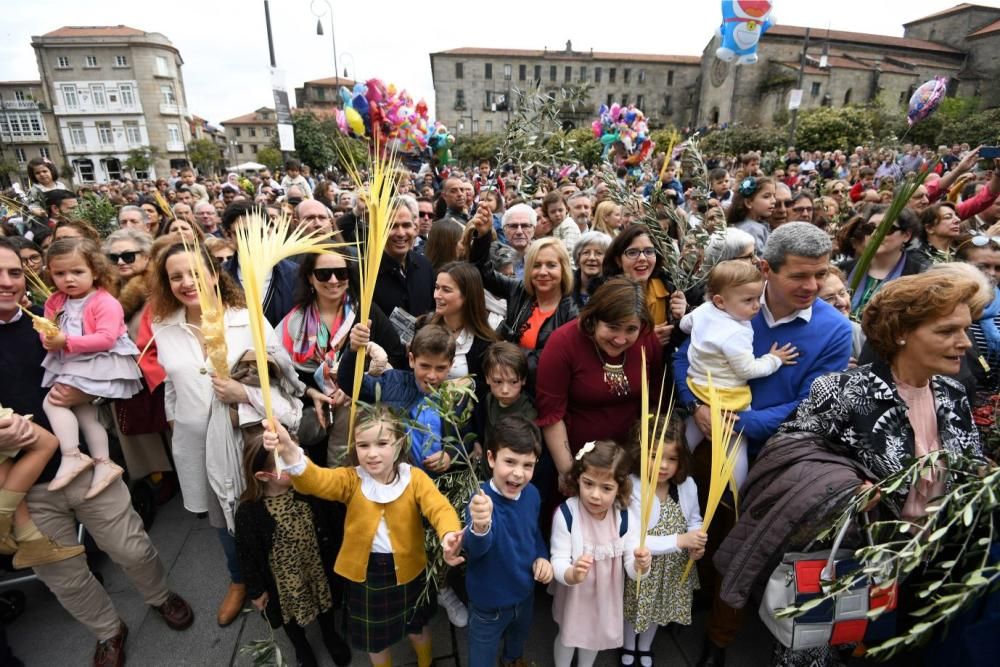 Multitudinaria procesión de "La Burrita" en Pontevedra. // G. Santos