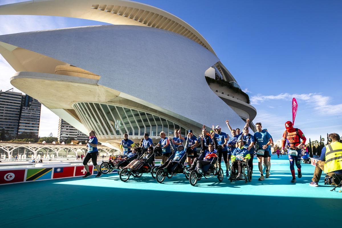 Equipo Zurich Aefat en Maratón Valencia 2023