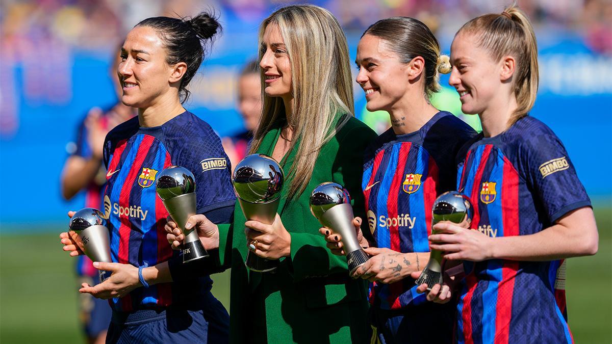 FC Barcelona - Valencia | El homenaje a Alexia, Mapi León, Lucy Bronze y Keira Walsh