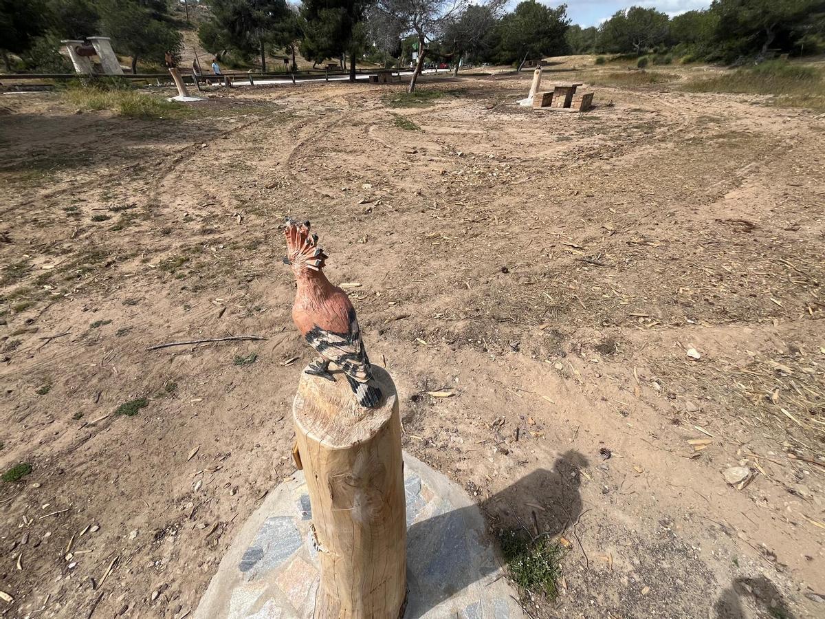 Desbroce en el parque El Recorral de Rojales