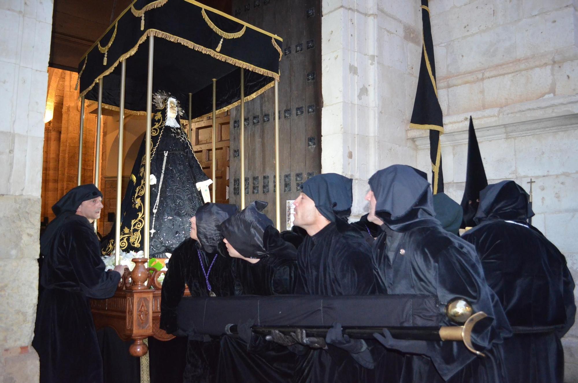GALERÍA | Procesión del Santo Entierro de Benavente, en imágenes