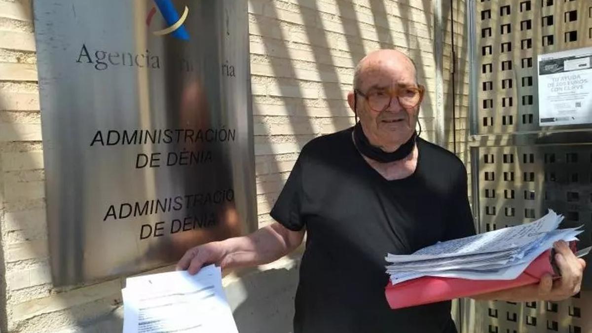 Manuel Mir Cruañes, en una protesta ante la Agencia Tributaria