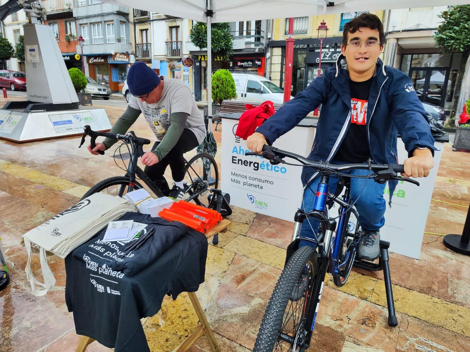 Villaviciosa convierte sus pedaladas en solidaridad con Raitana