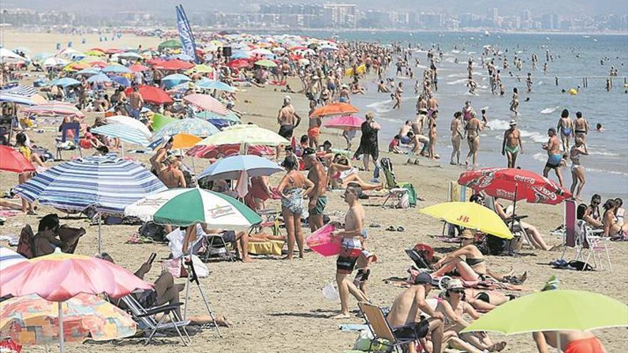 Castellón rompe la tendencia estatal y revalida la excelencia de 33 playas